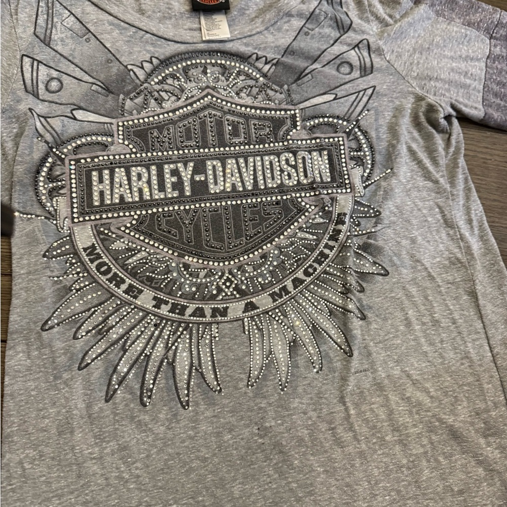Women’s Gray Long Sleeve Shirt